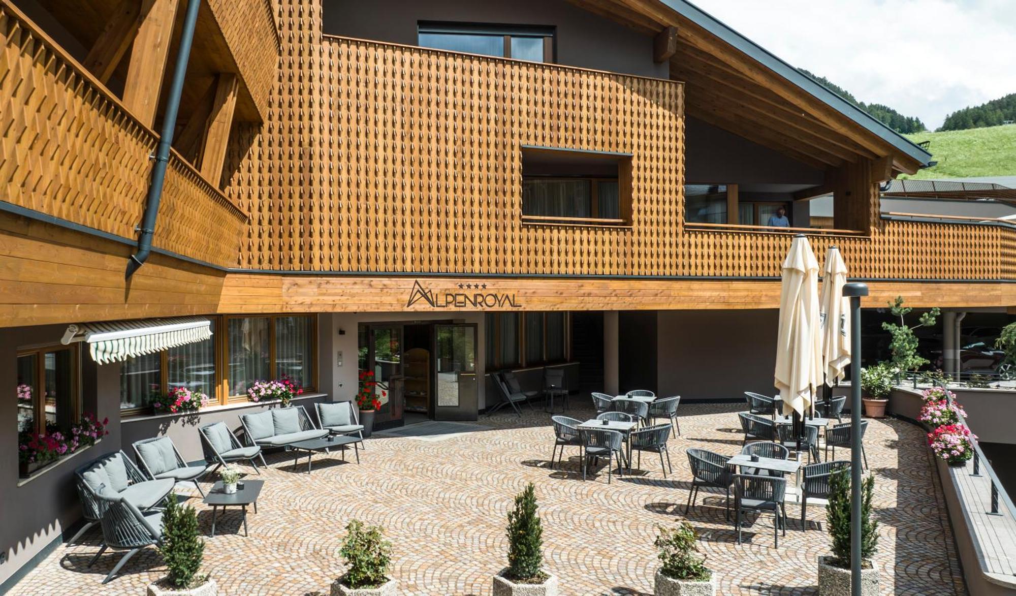 Hotel Alpenroyal Castelrotto Bagian luar foto