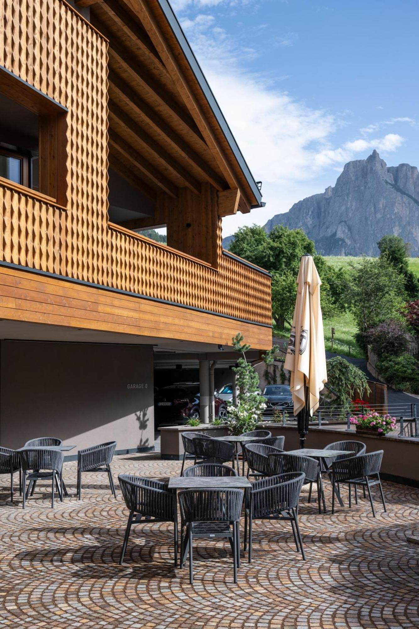 Hotel Alpenroyal Castelrotto Bagian luar foto