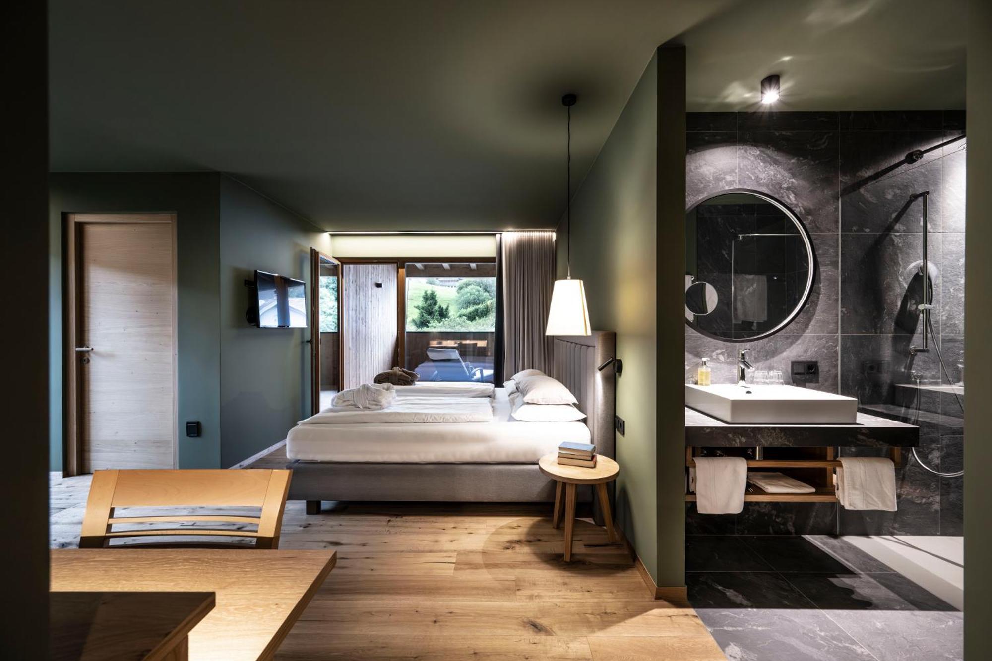 Hotel Alpenroyal Castelrotto Bagian luar foto